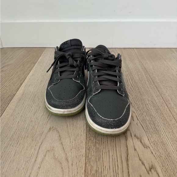 Nike Dunk Low SE ‘Halloween - Cauldron’ - Picture 2 of 2